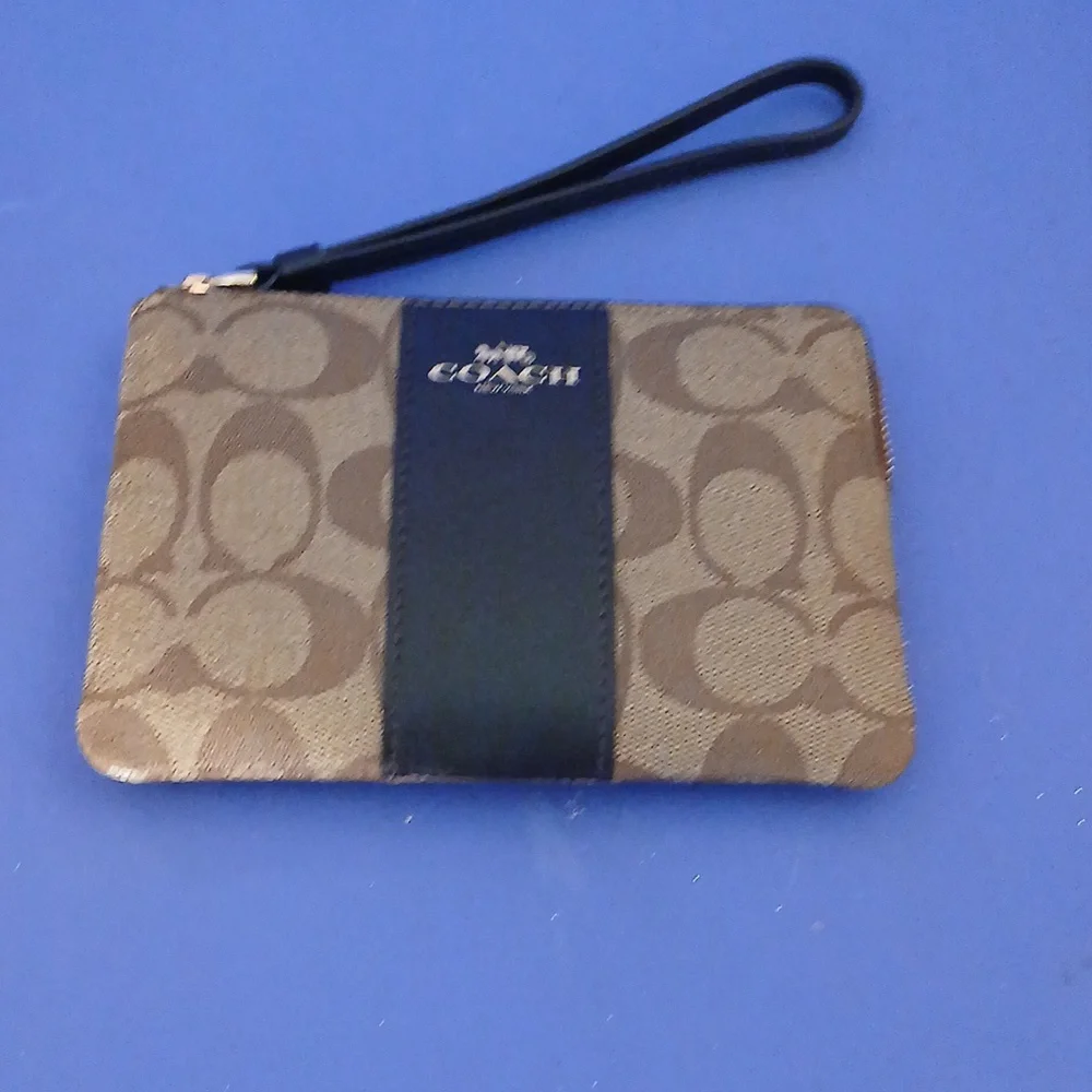 NWT Coach Coin Purse Wristlet Brown Signature Pattern - Picture 1 of 5